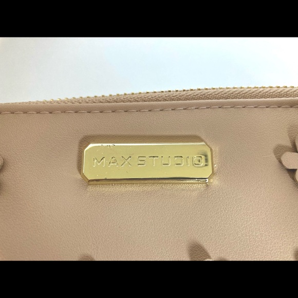 Max Studio Vachetta Flowered Wallet - Picture 8 of 10